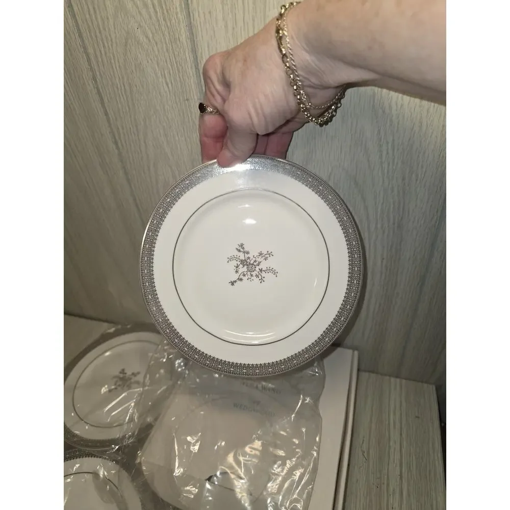Vera Wang Wedgewood Vera Lace Bone China 4 Dessert Plates Silver Rim England 7